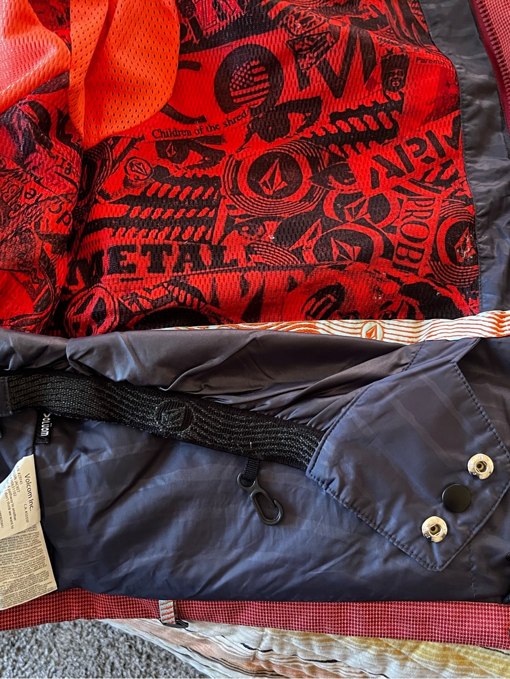 Volcom Snow Jacket - Large - Picture 14 of 16